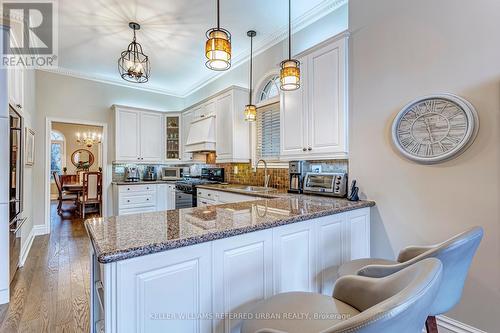 52 Regent Street, Richmond Hill, ON - Indoor Photo Showing Kitchen