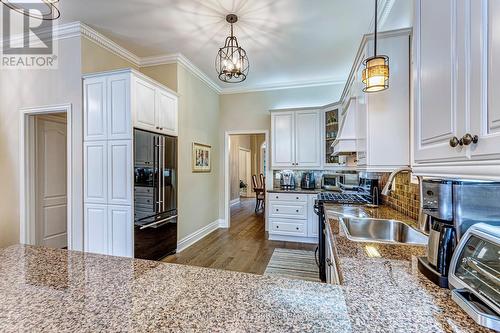 52 Regent Street, Richmond Hill, ON - Indoor Photo Showing Kitchen With Double Sink