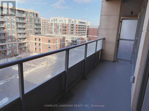 827 - 18 Uptown Drive, Markham, ON - Outdoor With Balcony With Exterior