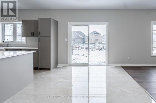 240 Springfield Crescent, Clearview, ON - Indoor Photo Showing Kitchen