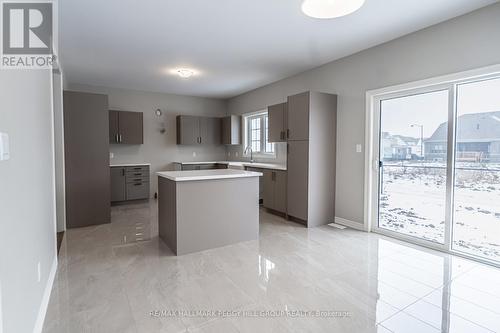 240 Springfield Crescent, Clearview, ON - Indoor Photo Showing Kitchen