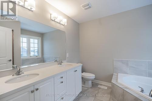 240 Springfield Crescent, Clearview, ON - Indoor Photo Showing Bathroom