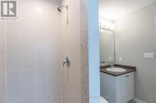 240 Springfield Crescent, Clearview, ON - Indoor Photo Showing Bathroom