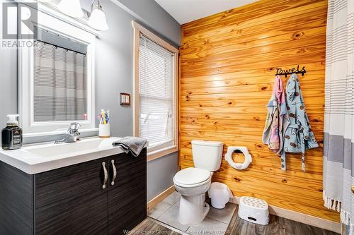 1311 Torquay Drive, Kingsville, ON - Indoor Photo Showing Bathroom