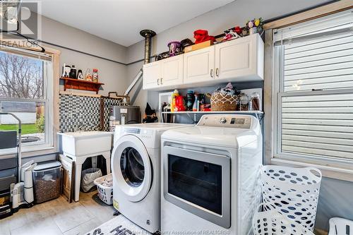 1311 Torquay Drive, Kingsville, ON - Indoor Photo Showing Laundry Room