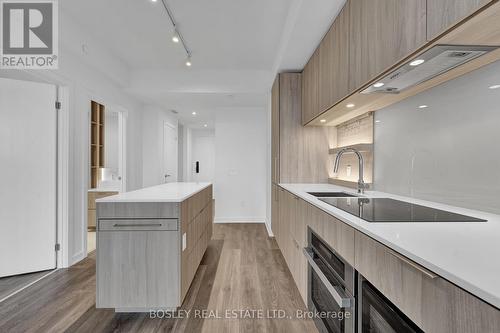 706 - 28 Ann Street, Mississauga, ON - Indoor Photo Showing Kitchen With Upgraded Kitchen