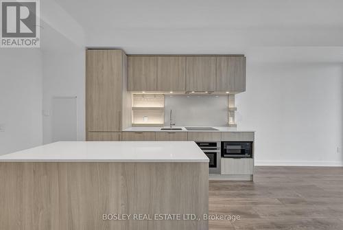 706 - 28 Ann Street, Mississauga, ON - Indoor Photo Showing Kitchen