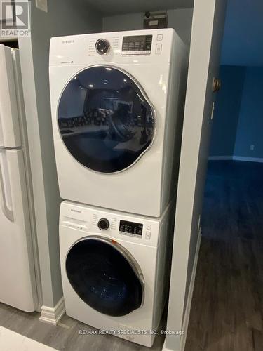 206 - 3695 Kaneff Crescent, Mississauga, ON - Indoor Photo Showing Laundry Room