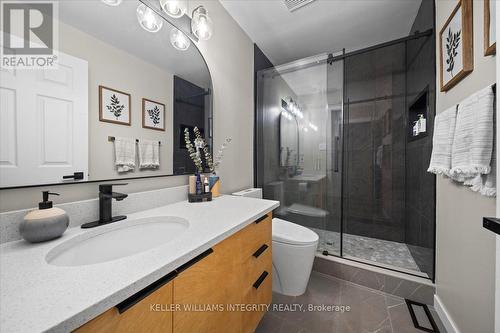 4 - 249 Garneau Street, Ottawa, ON - Indoor Photo Showing Bathroom