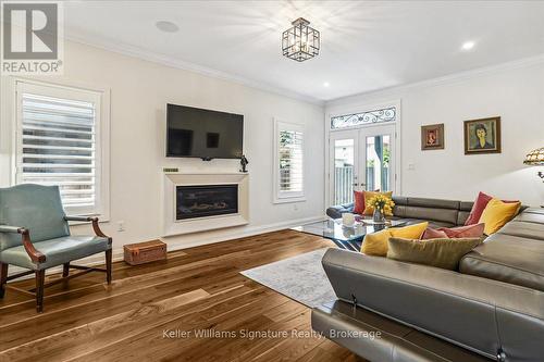 26 Turi Drive, Hamilton, ON - Indoor Photo Showing Living Room With Fireplace