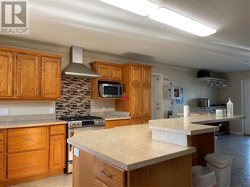 Kitchen in the clubhouse for owner events and can be booked by owners for private events. - 8000 Highland Road Unit# 153, Vernon, BC 