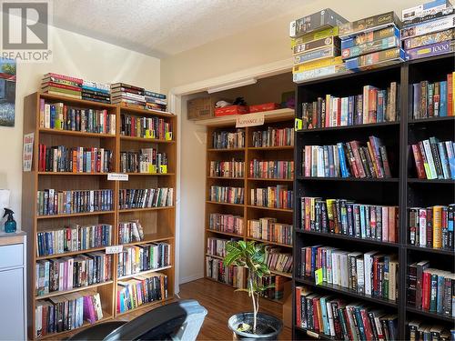 Library for owners use. - 8000 Highland Road Unit# 153, Vernon, BC 