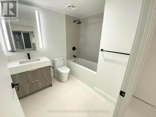 318 - 308 Jarvis Street, Toronto, ON - Indoor Photo Showing Bathroom