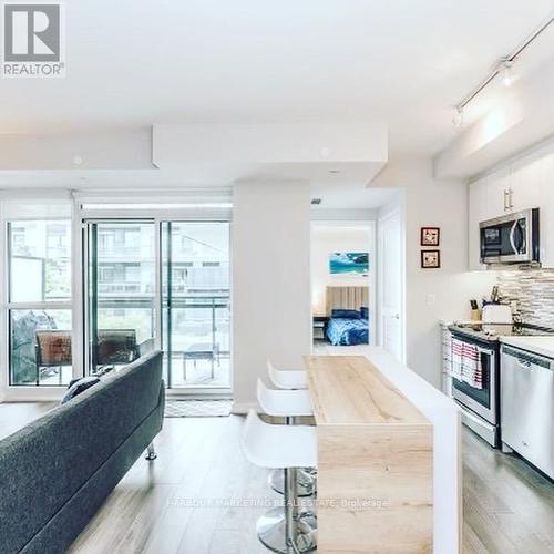 222 - 241 Sea Ray Avenue, Innisfil, ON - Indoor Photo Showing Kitchen