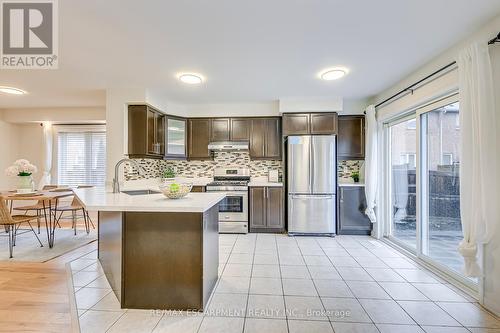 614 Cargill Path, Milton, ON - Indoor Photo Showing Kitchen With Upgraded Kitchen