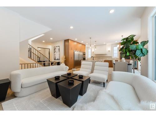 6A Marlboro Rd Nw, Edmonton, AB - Indoor Photo Showing Living Room