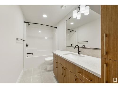 6A Marlboro Rd Nw, Edmonton, AB - Indoor Photo Showing Bathroom