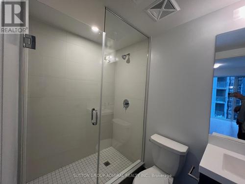 3529 - 28 Widmer Street, Toronto, ON - Indoor Photo Showing Bathroom