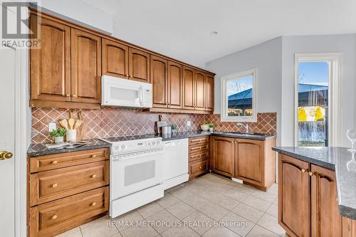 458 Meadow Street, Oshawa, ON - Indoor Photo Showing Kitchen