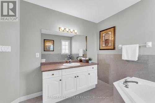 458 Meadow Street, Oshawa, ON - Indoor Photo Showing Bathroom