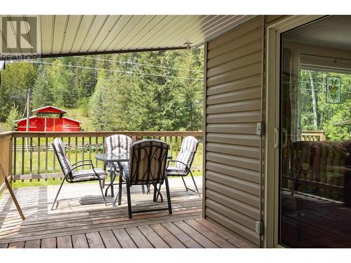 Covered Deck - 68 Specht Road, Cherryville, BC 