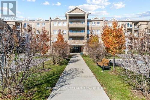 308 - 481 Rupert Avenue, Whitchurch-Stouffville, ON - Outdoor