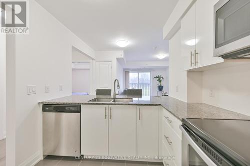 308 - 481 Rupert Avenue, Whitchurch-Stouffville, ON - Indoor Photo Showing Kitchen With Double Sink