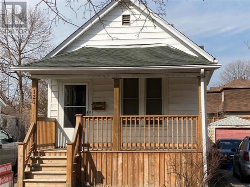 120 Talfourd Street, Sarnia, ON - Outdoor