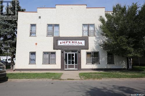 352 Lillooet Street W, Moose Jaw, SK - Outdoor