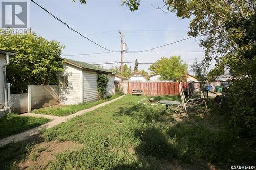 352 Lillooet Street W, Moose Jaw, SK - Outdoor