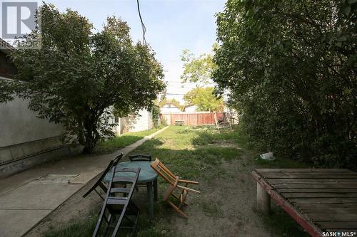 352 Lillooet Street W, Moose Jaw, SK - Outdoor