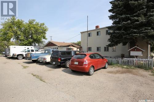 352 Lillooet Street W, Moose Jaw, SK - Outdoor