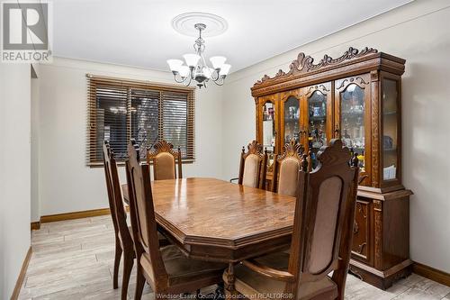 213 Wedgewood, Tecumseh, ON - Indoor Photo Showing Dining Room