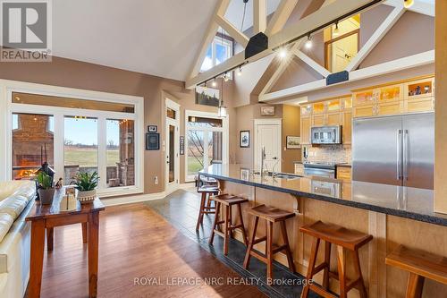 824 Line 8 Road, Niagara-On-The-Lake (105 - St. Davids), ON - Indoor Photo Showing Kitchen With Stainless Steel Kitchen