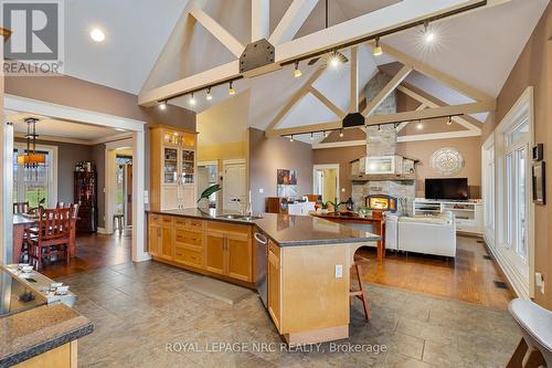 824 Line 8 Road, Niagara-On-The-Lake (105 - St. Davids), ON - Indoor Photo Showing Kitchen With Double Sink