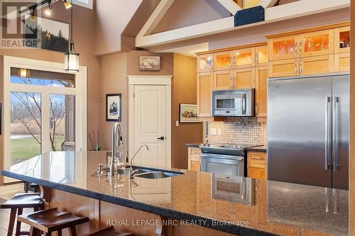 824 Line 8 Road, Niagara-On-The-Lake (105 - St. Davids), ON - Indoor Photo Showing Kitchen With Stainless Steel Kitchen With Double Sink With Upgraded Kitchen