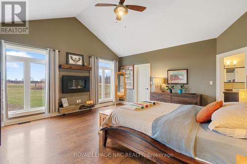 824 Line 8 Road, Niagara-On-The-Lake (105 - St. Davids), ON - Indoor Photo Showing Bedroom