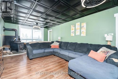 9499 Maas Park Drive, Wellington North, ON - Indoor Photo Showing Living Room