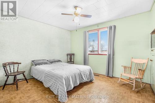 1325 Concession Road 3 Road, East Hawkesbury, ON - Indoor Photo Showing Bedroom