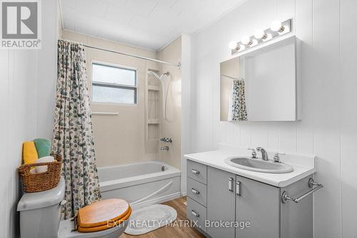 1325 Concession Road 3 Road, East Hawkesbury, ON - Indoor Photo Showing Bathroom