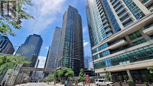 2907 - 33 Bay Street, Toronto, ON - Outdoor With Facade