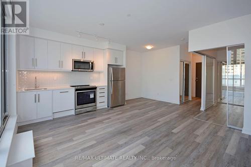 410 - 5180 Yonge Street, Toronto, ON - Indoor Photo Showing Kitchen