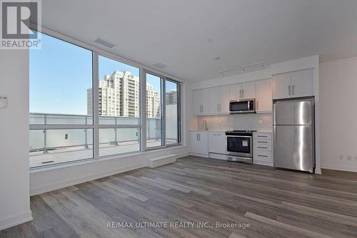 410 - 5180 Yonge Street, Toronto, ON - Indoor Photo Showing Kitchen