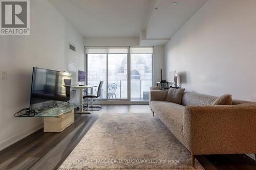 2105 - 125 Blue Jays Way, Toronto, ON - Indoor Photo Showing Living Room