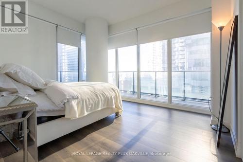 2105 - 125 Blue Jays Way, Toronto, ON - Indoor Photo Showing Bedroom