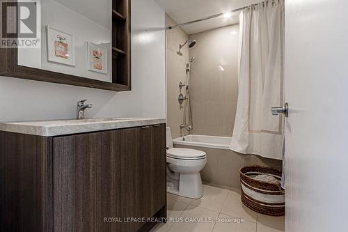 2105 - 125 Blue Jays Way, Toronto, ON - Indoor Photo Showing Bathroom