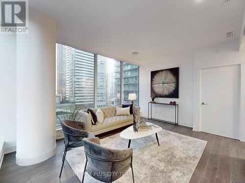 1204 - 15 Mercer Street, Toronto, ON - Indoor Photo Showing Living Room