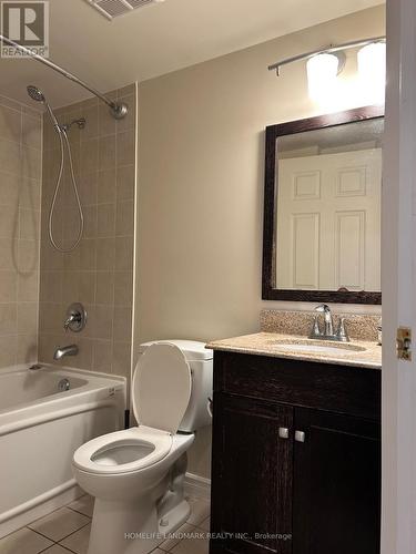 1005 - 7 Lorraine Drive, Toronto, ON - Indoor Photo Showing Bathroom