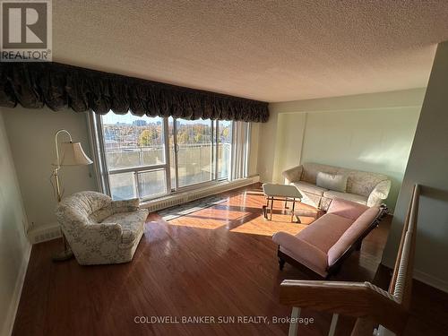 708 - 1338 York Mills Road, Toronto, ON - Indoor Photo Showing Living Room