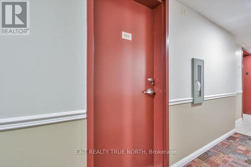 220 - 16 Westbury Road, Wasaga Beach, ON -  Photo Showing Other Room